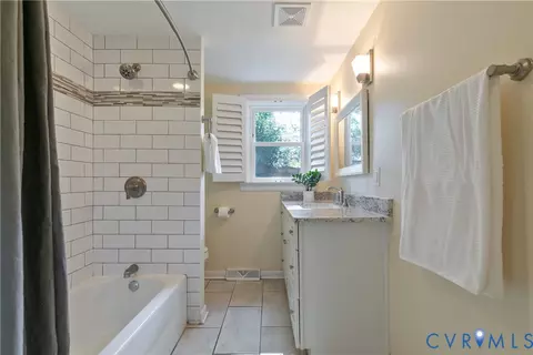 Bath - 4327 Wakefield Rd, Richmond, VA 23235 photo 4 of 4