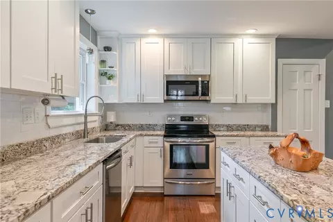 Kitchen - 4327 Wakefield Rd, Richmond, VA 23235 photo 3 of 6