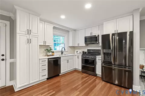 Kitchen - 2816 Skipton Rd, Richmond, VA 23225 photo 6 of 10