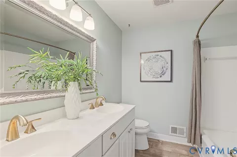 Bath - 2816 Skipton Rd, Richmond, VA 23225 photo 4 of 7