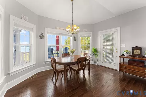Dining - 1226 Indiantown Rd, Weems, VA 22576 photo 5 of 7