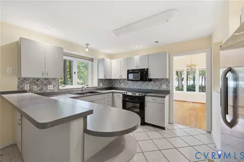 Kitchen - 3211 Regatta Pointe Ct, Midlothian, VA 23112 photo 2 of 2