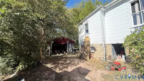 Exterior - 210 E Thomas St, Danville, VA 24540 photo 5 of 7