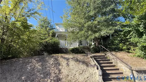 Exterior - 210 E Thomas St, Danville, VA 24540 photo 4 of 7