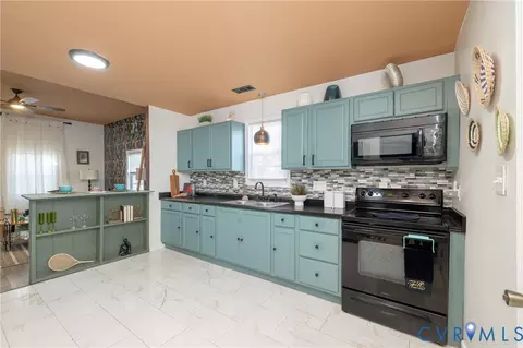 Kitchen - 2127 Wright Ave, Richmond, VA 23224 photo 1 of 2