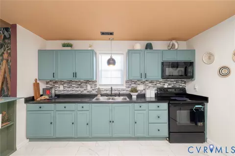 Kitchen - 2127 Wright Ave, Richmond, VA 23224 photo 2 of 2