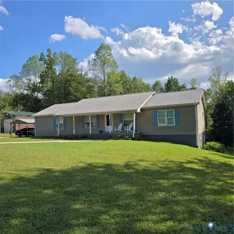 467 Randolph St, Phenix, VA 23959