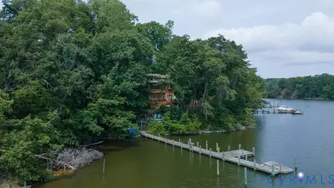 97 Overlook Ln, Burgess, VA 22432
