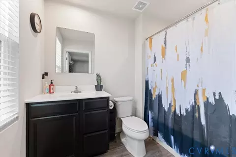 Bath - 7624 Lower Falls Ct, Richmond, VA 23237 photo 3 of 3