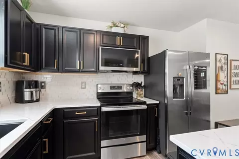 Kitchen - 7624 Lower Falls Ct, Richmond, VA 23237 photo 4 of 6