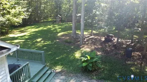 Exterior - 9880 Knobs Hill Ln, Amelia Court House, VA 23002 photo 10 of 10