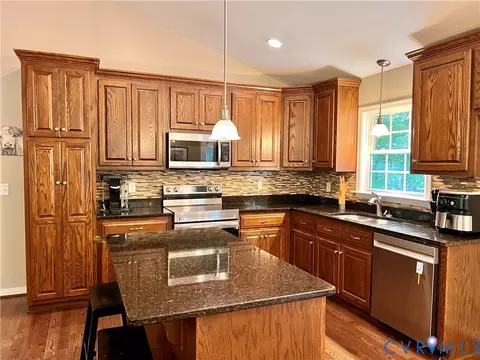 Kitchen - 9880 Knobs Hill Ln, Amelia Court House, VA 23002 photo 1 of 3
