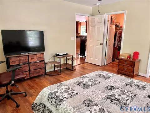 Bedroom - 9880 Knobs Hill Ln, Amelia Court House, VA 23002 photo 3 of 5