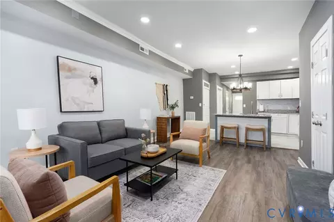Living - 209 E 15th St, Richmond, VA 23224 photo 1 of 4