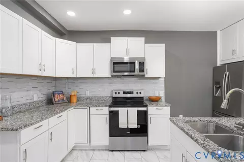 Kitchen - 209 E 15th St, Richmond, VA 23224 photo 3 of 4