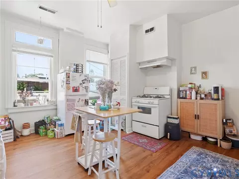 Kitchen - 30 S Davis Ave, Richmond, VA 23220 photo 4 of 5