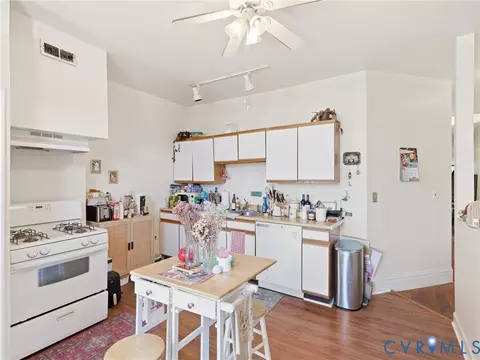 Kitchen - 30 S Davis Ave, Richmond, VA 23220 photo 5 of 5