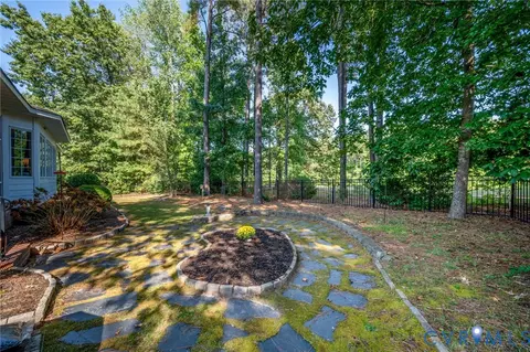 Exterior - 5901 Brickshire Dr, Providence Forge, VA 23140 photo 6 of 9