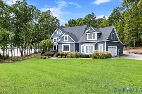 20018 Chesdin Harbor Dr, South Chesterfield, VA 23803