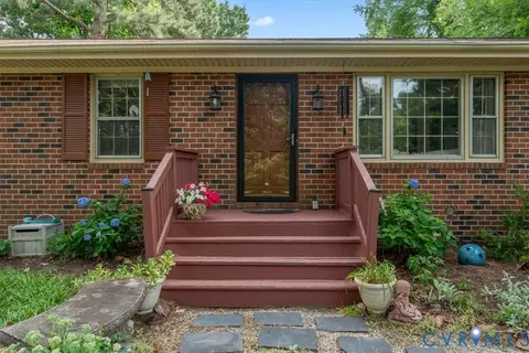 Exterior - 12203 Mckenna Cir, Midlothian, VA 23112 photo 4 of 18