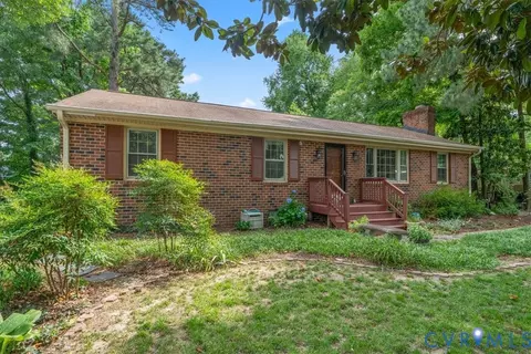 Exterior - 12203 Mckenna Cir, Midlothian, VA 23112 photo 3 of 18