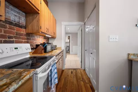 Entry Way - 312 N Shields Ave, Richmond, VA 23220 photo 2 of 4