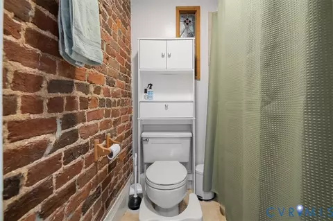 Bath - 312 N Shields Ave, Richmond, VA 23220 photo 2 of 4