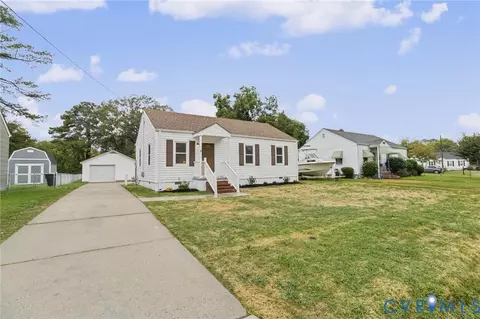8 Bradley Ave, Portsmouth, VA 23701
