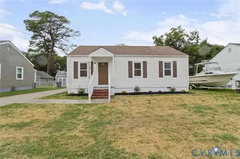 8 Bradley Ave, Portsmouth, VA 23701