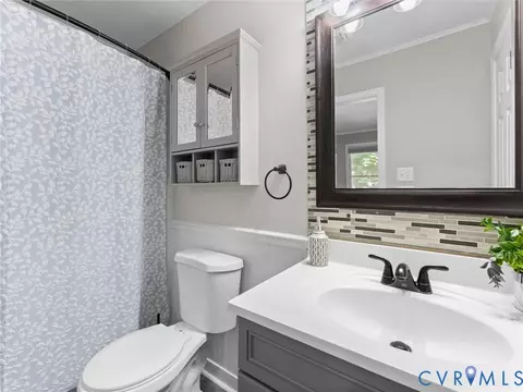 Bath - 5615 Chatmoss Rd, Midlothian, VA 23112 photo 3 of 4