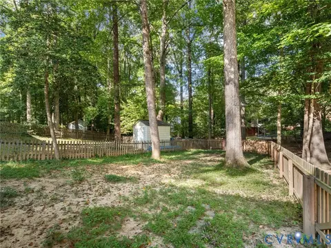 Exterior - 5615 Chatmoss Rd, Midlothian, VA 23112 photo 10 of 11