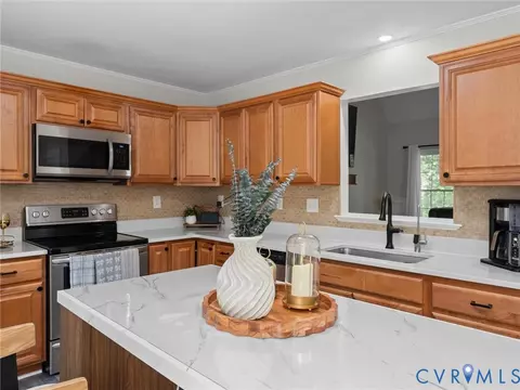 Kitchen - 5615 Chatmoss Rd, Midlothian, VA 23112 photo 3 of 6