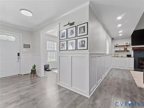 Entry Way - 5615 Chatmoss Rd, Midlothian, VA 23112 photo 5 of 9