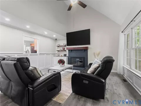 Living - 5615 Chatmoss Rd, Midlothian, VA 23112 photo 1 of 2