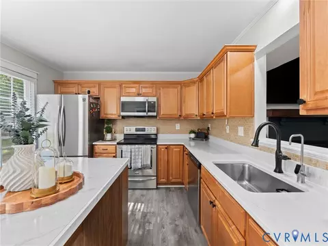 Kitchen - 5615 Chatmoss Rd, Midlothian, VA 23112 photo 5 of 6