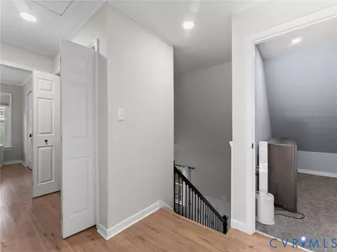 Entry Way - 5615 Chatmoss Rd, Midlothian, VA 23112 photo 8 of 9