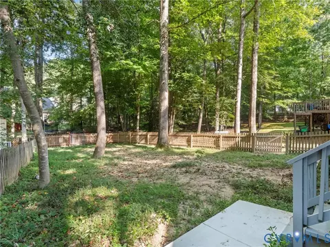 Exterior - 5615 Chatmoss Rd, Midlothian, VA 23112 photo 7 of 11