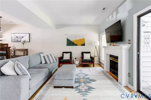 Living - 4904 Long Shadow Ter, Midlothian, VA 23112 photo 2 of 3