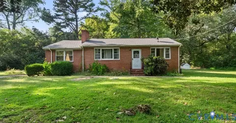 2187 Coles Point Rd, Hague, VA 22469