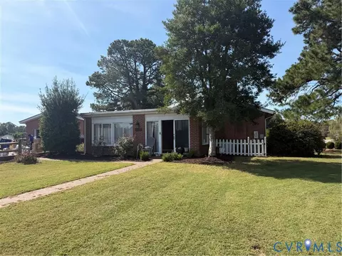 4702 Cedar Ln, Petersburg, VA 23803