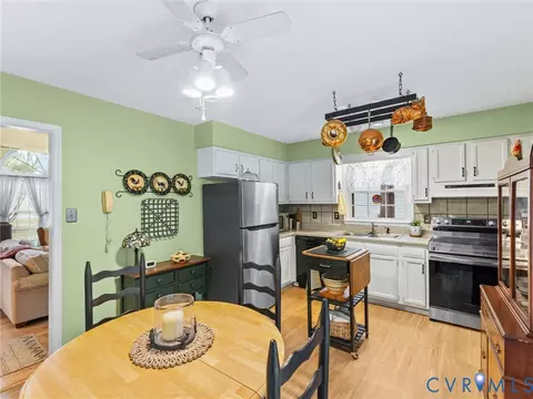 Kitchen - 3200 Terrybluff Dr, Midlothian, VA 23112 photo 3 of 4