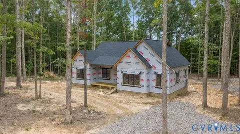 20 Holman Mill Ct, Farmville, VA 23901