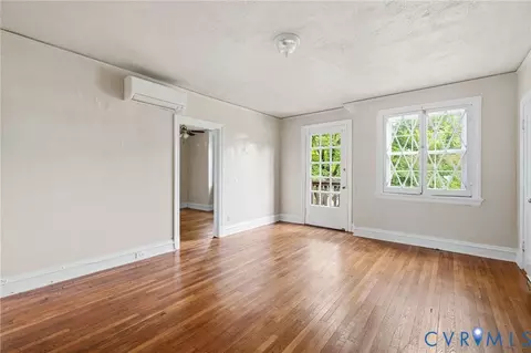 Living - 609 Tilden St, Richmond, VA 23221 photo 2 of 5
