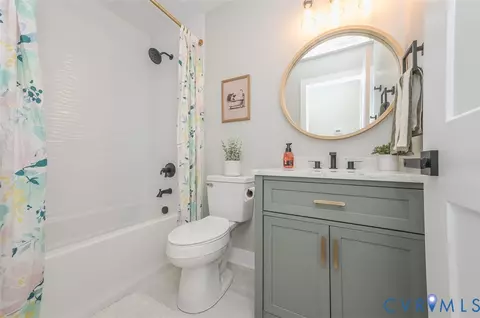 Bath - 368 Greenbriar Rd, Walkerton, VA 23177 photo 7 of 9