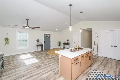 Entry Way - 368 Greenbriar Rd, Walkerton, VA 23177 photo 3 of 4