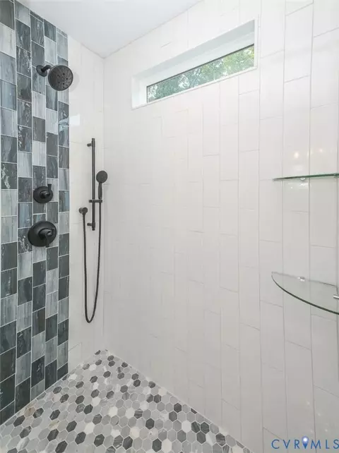 Bath - 368 Greenbriar Rd, Walkerton, VA 23177 photo 5 of 9