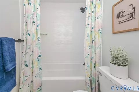 Bath - 368 Greenbriar Rd, Walkerton, VA 23177 photo 8 of 9