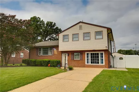 908 Yorkshire Rd, Colonial Heights, VA 23834