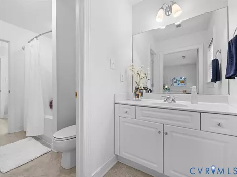 Bath - 14779 Rolling Spring Dr, Midlothian, VA 23114 photo 4 of 10