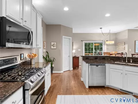 Kitchen - 14779 Rolling Spring Dr, Midlothian, VA 23114 photo 3 of 4